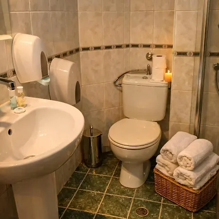 ривърсайд анекс Hotel 2*